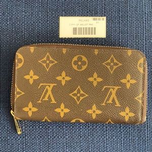 Louis Vuitton Zip Wallet